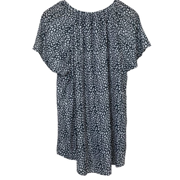 OUNAYA | Gray and White Leopard Print Top with Flutter Sleeves | Size 10/XL - Picture 5 of 10